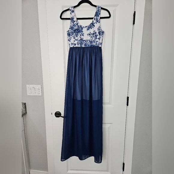 Maxi dress - Picture 1 of 2